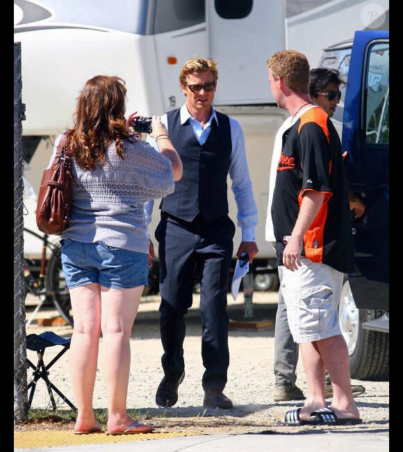 Simon Baker sur le tournage de Mentalist, à Los Angeles, le 18 septembre 2012