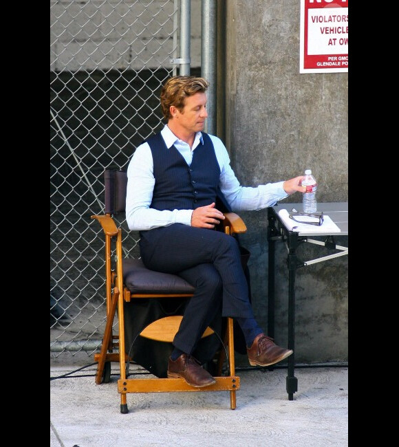 Simon Baker sur le tournage de Mentalist, à Los Angeles, le 18 septembre 2012