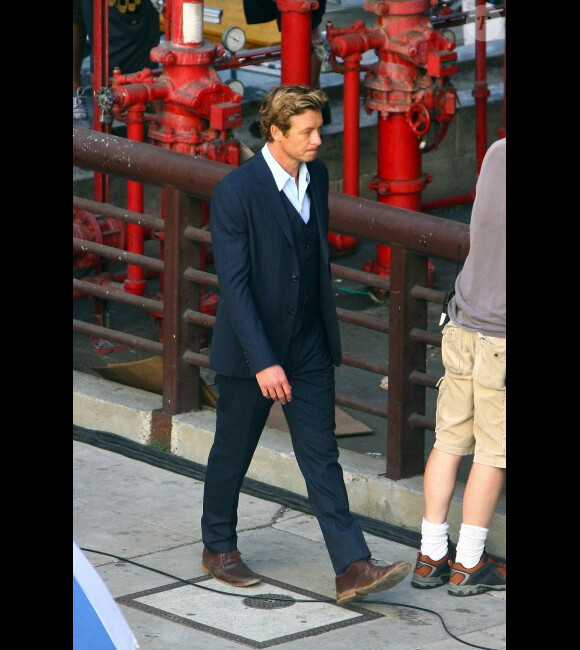 Simon Baker sur le tournage de Mentalist, à Los Angeles, le 18 septembre 2012