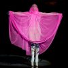 Lady Gaga tente de dissimuler sa nouvelle silouette en enfilant des vêtements plus flous lors de la Fashion Week de Londres en septembre 2012