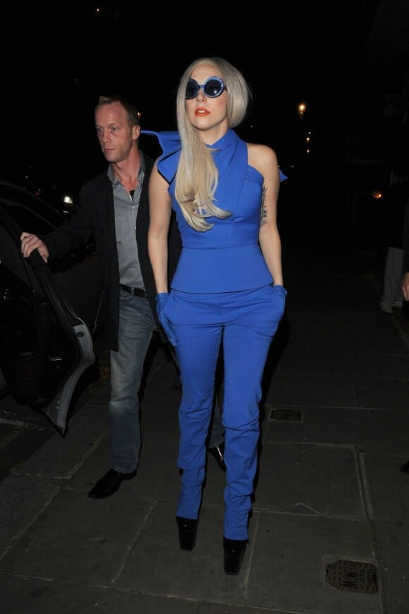 Lady Gaga est connue pour sa silhouette élancée, tonique, et mince