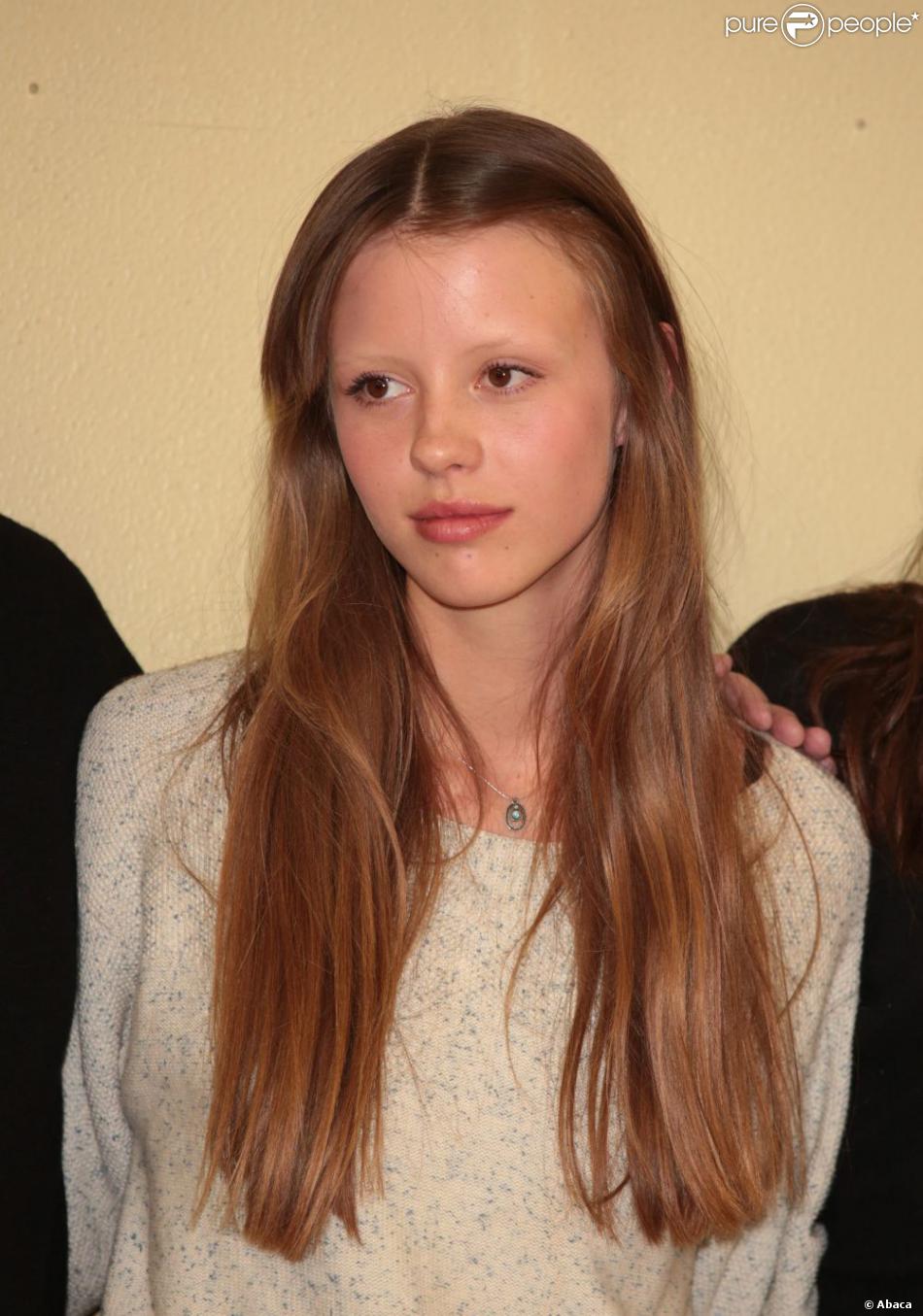 Mia Goth au photocall de Nymphomaniac à Cologne, Allemagne. Le 20