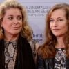 Les icônes Catherine Deneuve et Isabelle Huppert au Festival de San Sebastian pour présenter Les Lignes de Wellington, le 23 septembre 2012.