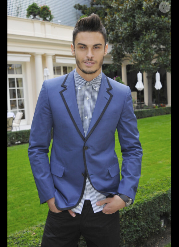 Baptiste Giabiconi à la conférence de presse du lancement de son album Oxygen, à l'hôtel Bristol à Paris, le 24 septembre 2012
