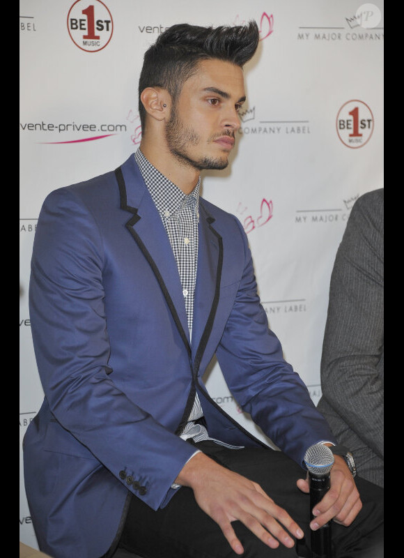 Baptiste Giabiconi à la conférence de presse du lancement de son album Oxygen, à l'hôtel Bristol à Paris, le 24 septembre 2012