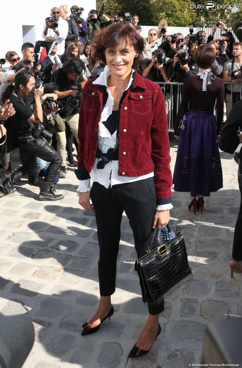 Inès de la Fressange au défilé Dior à Paris le 28 septembre 2012 ...