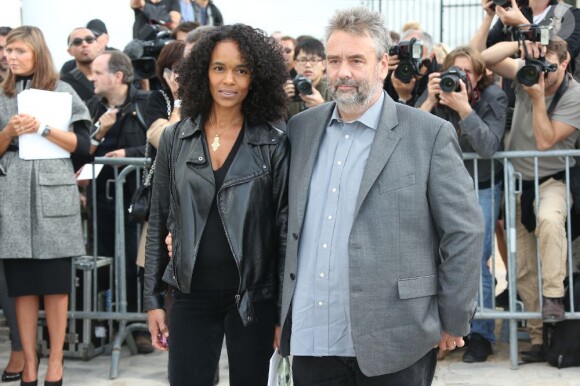Luc Besson et son épouse Virginie Silla au défilé Dior à Paris le 28 septembre 2012