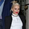 La ravissante Gwen Stefani surprise dès sa sortie de l'hôtel, s'apprête à dîner avec sa belle-fille Daisy Lowe. Londres, le 28 septembre 2012.