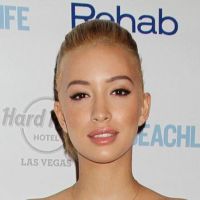 Twilight : Christian Serratos, très hot, est désormais blonde