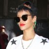 Rihanna, habillée d'un T-shirt Michael Agwunobi, d'un pantalon Bape et de chaussures Timberlake se balade dans les rues de New York. Le 1 Octobre 2012.