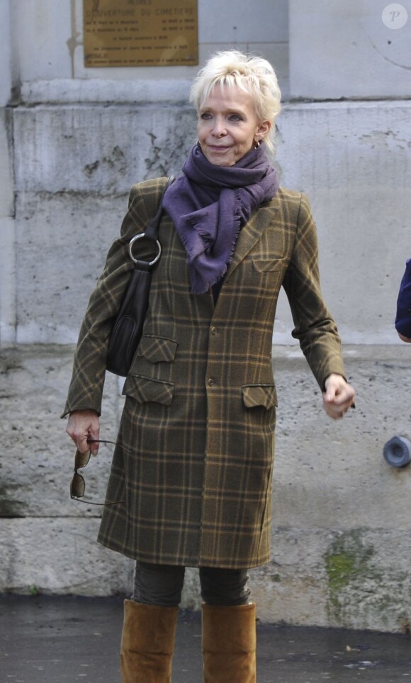 Tonie Marshall aux obsèques de Luc Barnier, au cimetière Montparnasse à Paris, le 27 septembre 2012.