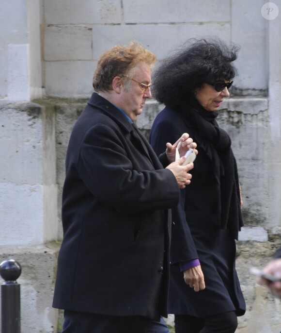 Dominique Besnehard aux obsèques de Luc Barnier, au cimetière Montparnasse à Paris, le 27 septembre 2012.