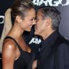 Très amoureux, Stacy Keibler et George Clooney à la première du film Argo de Ben Affleck, le 4 octobre 2012.