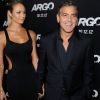 Stacy Keibler et George Clooney à la première du film Argo de Ben Affleck, le 4 octobre 2012.