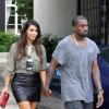 Kanye West et Kim Kardashian, main dans la main à Miami. Le 8 octobre 2012.