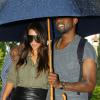 Kim Kardashian et Kanye West, un couple détendu malgré la pluie ! Miami, le 8 octobre 2012.