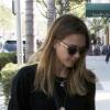 Jessica Alba veille d'un oeil averti sur sa fille Honor et son amie. Los Angeles, le 8 octobre 2012.