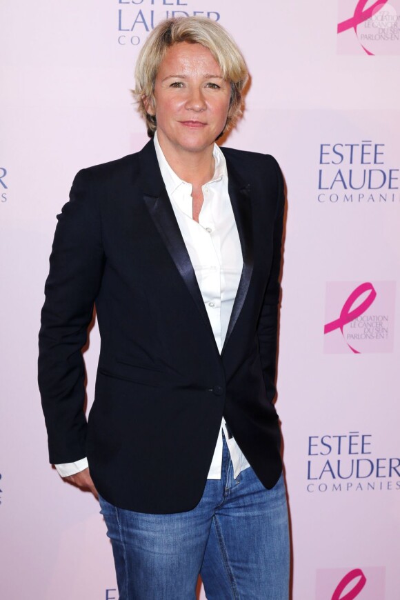 Ariane Massenet était présente à la soirée des 20 ans du Ruban rose, campagne internationale de sensibilisation pour la lutte contre le cancer du sein, organisée par la marque Estée Lauder.