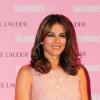 Elizabeth Hurley sublime lors de la soirée Selfridges / Estée Lauder pour la recherche contre le cancer, à Manchester, le 11 octobre 2012.