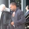 Exclusif - Kanye West arrive à l'hôtel de sa petite amie Kim Kardashian à Miami. Le 14 Octobre 2012.
