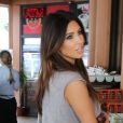Kim Kardashian se fait filmer pour l'émission Keeping Up With The Kardashians à Miami. Le 13 octobre 2012.