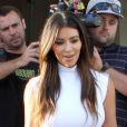 Kim Kardashian quitte une boutique Vespa à Miami. Le 13 octobre 2012.