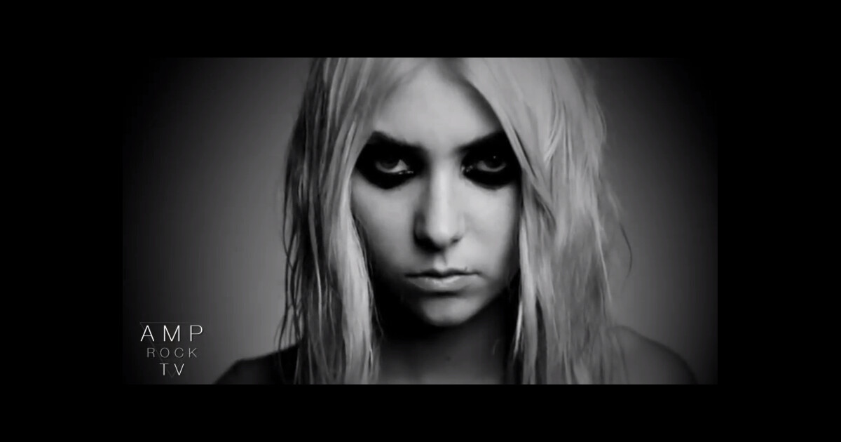 Taylor Momsen totalement nue dans une vidéo pour Amp Rock TV