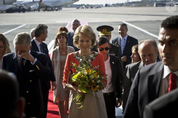Le prince Philippe et la princesse Mathilde de Belgique à leur arrivée à l'aéroport Ataturk d'Istanbul le 15 octobre lors de leur visite officielle en Turquie, du 15 au 19 octobre 2012.