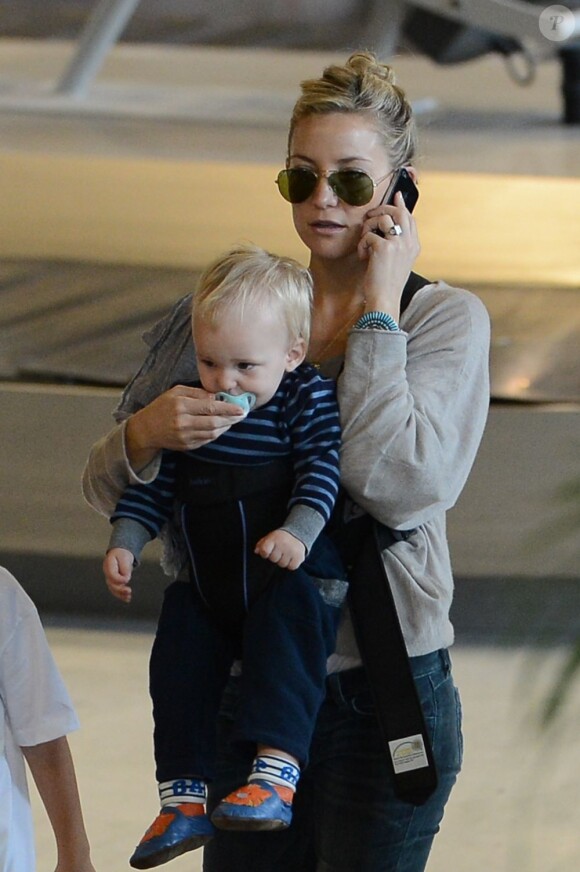Kate Hudson et son adorable fils arrivent à Paris le 18 octobre 2012