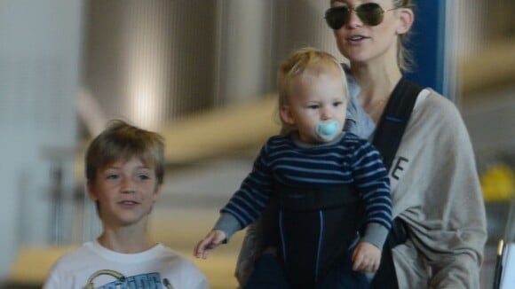 Kate Hudson : A Paris avec ses enfants pour soutenir son rockeur de chéri