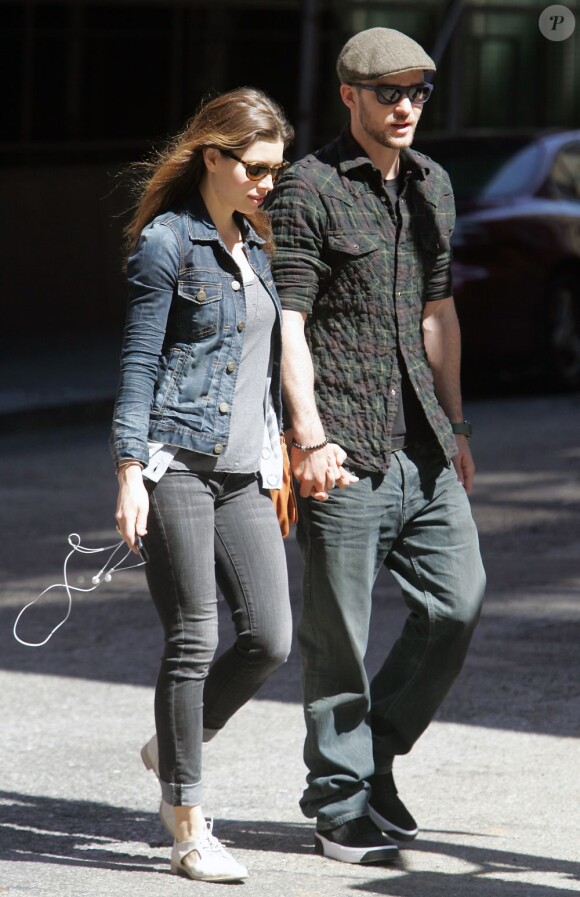 Jessica Biel et Justin Timberlake main dans la main dans le quartier de Tribeca à New York, en mai 2010.