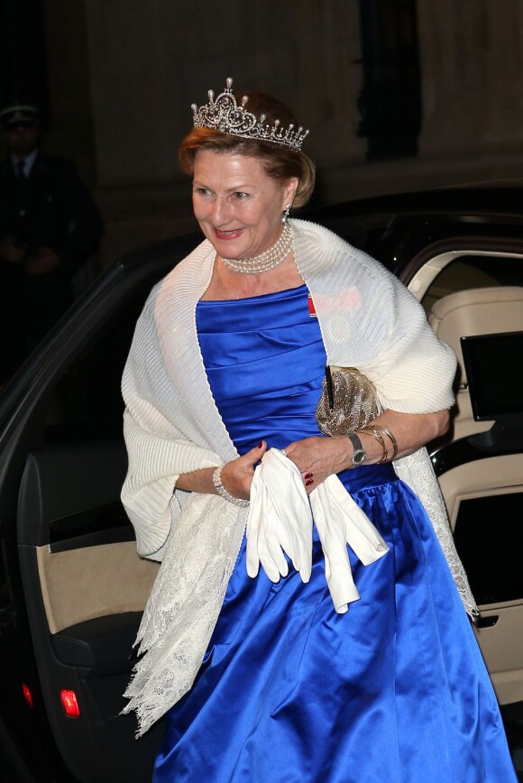 La reine Sonja de Norvège - Arrivée des invités au dîner de gala organisé au Palais Grand-Ducal, à l'occasion du mariage du prince Guillaume de Luxembourg et la comtesse Stéphanie de Lannoy à Luxembourg, le 19 octobre 2012.