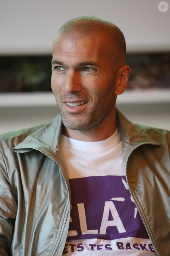 Zinédine Zidane lors de l'événement Mets tes baskets de l'association ELA le 7 juin 2012 à Paris