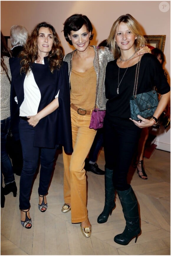 Mademoiselle Agnès, Inès de La Fressange et Sarah Lavoine à la présentation de la nouvelle collection de chaussures Roger Vivier, intitulée Prismick, le 18 octobre 2012 à Paris.