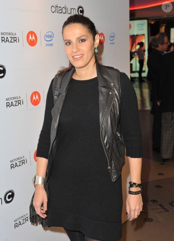 Elisa Tovati lors la soirée Motorola à Paris le 23 octobre 2012.