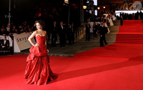 Bérénice Marlohe lors de l'avant-première du film Skyfall à Londres le 23 octobre 2012