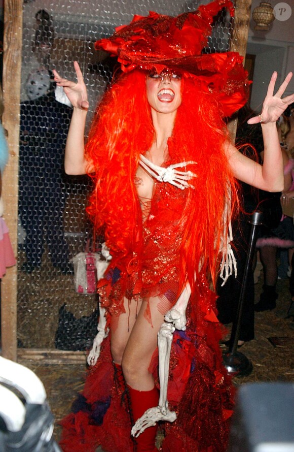 Heidi Klum dans son déguisement d'Halloween en 2004.