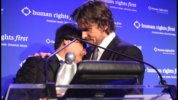 Christian Bale : Les larmes de Batman face à un activiste chinois