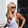 Jennie Garth, superbe, se promène dans les rues de Sherman Oaks, le 29 octobre 2012.