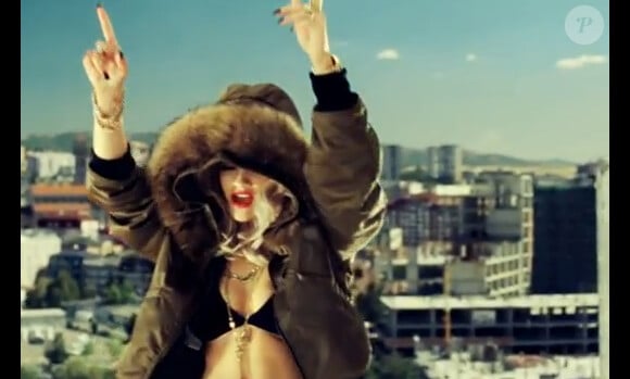 Clip de Rita Ora : Shine Ya Light. Capture d'écran