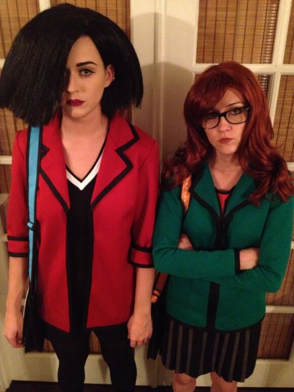 Katy Perry et Shannon Woodward en Jane Lane et Daria pour la fête d'Halloween Hollywood Forever du groupe Maroon 5 à Los Angeles, le 31 octobre 2012 - Photo Twitter