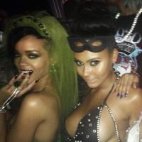 Rihanna : Une plante verte sexy et illégale pour Chris Brown, en taliban !