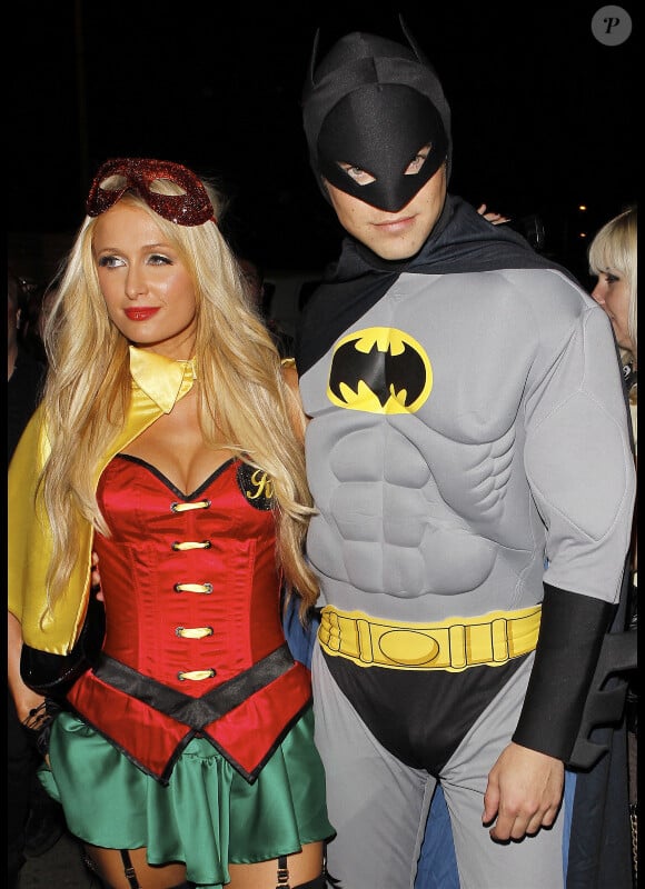 Paris Hilton et son petit ami River Viiperi à la soirée d'Halloween de Rihanna le 31 octobre 2012 à West Hollywood