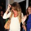Gisèle Bündchen, enceinte, et son mari Tom Brady quittent un restaurant à Miami, le 3 Novembre 2012, à Miami