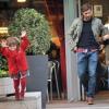 Xabi Alonso, son épouse Nagore et leur fille Ane dans les rues de Madrid le 5 Novembre 2012