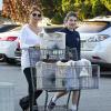 Complices, Lori Loughlin et sa fille Isabella à la sortie d'un supermarché le 7 novembre 2012 à Los Angeles