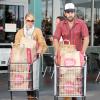 Katherine Heigl et son mari Josh Kelley font des courses ensemble dans le quartier de Los Feliz à Los Angeles, le 10 novembre 2012.