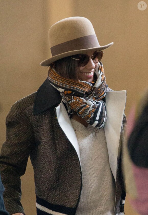 Alicia Keys et son fils Egypt arrivent à l'aéroport de Roissy, à Paris, le 12 novembre 2012.