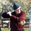 Woody Allen se met au base-ball sur le tournage de Fading Gigolo le 14 novembre 2012 à New York