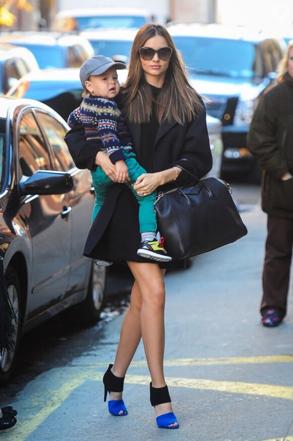 Miranda Kerr dans les rues de New York avec son fils Flynn le 14 novembre 2012
